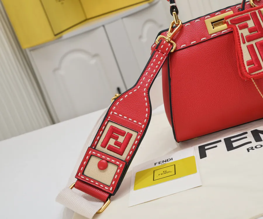Fendi Peekaboo ISeeU Medium Handbag with Classic Hardware