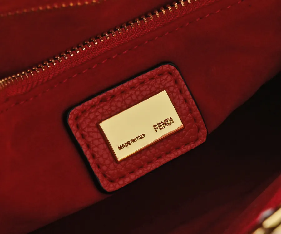Fendi Peekaboo ISeeU Medium Handbag with Classic Hardware