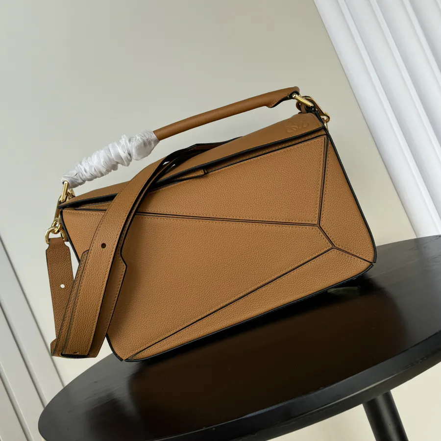 LOEWE Puzzle Bucket Bag in Grained Calfskin