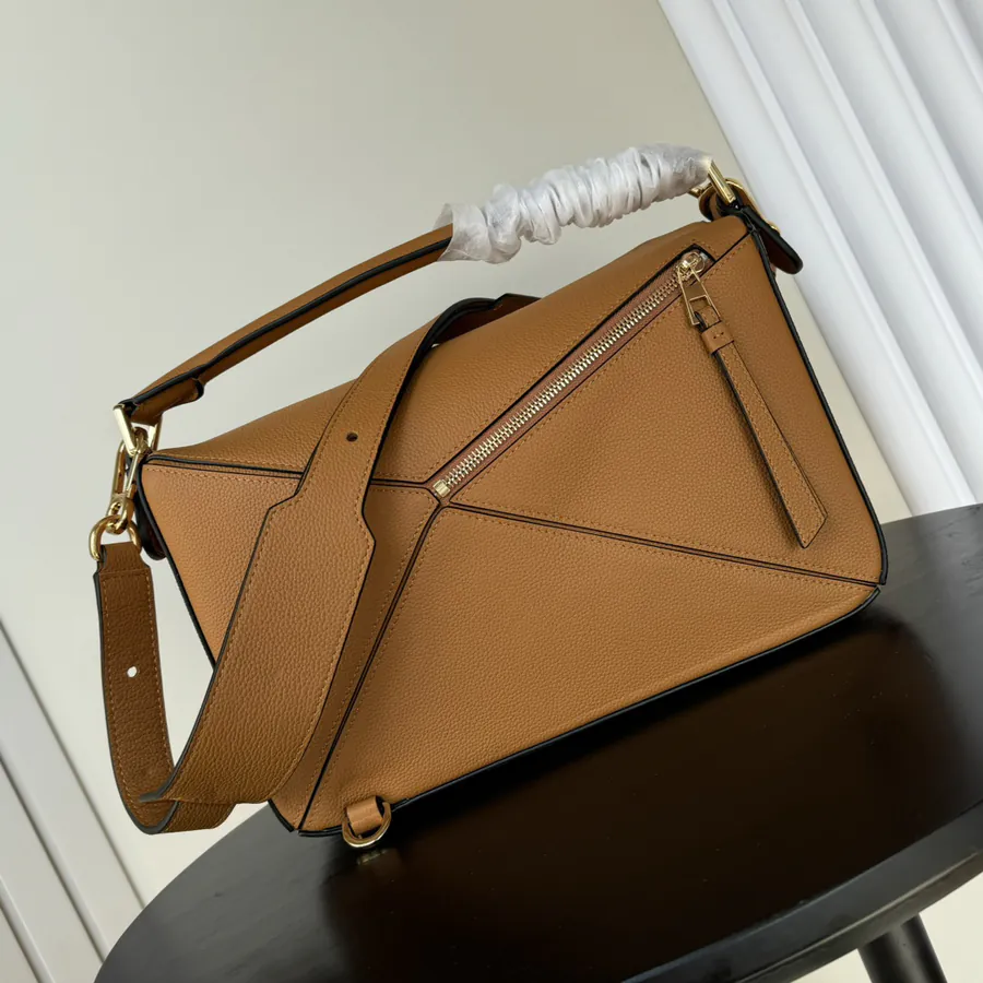 LOEWE Puzzle Bucket Bag in Grained Calfskin