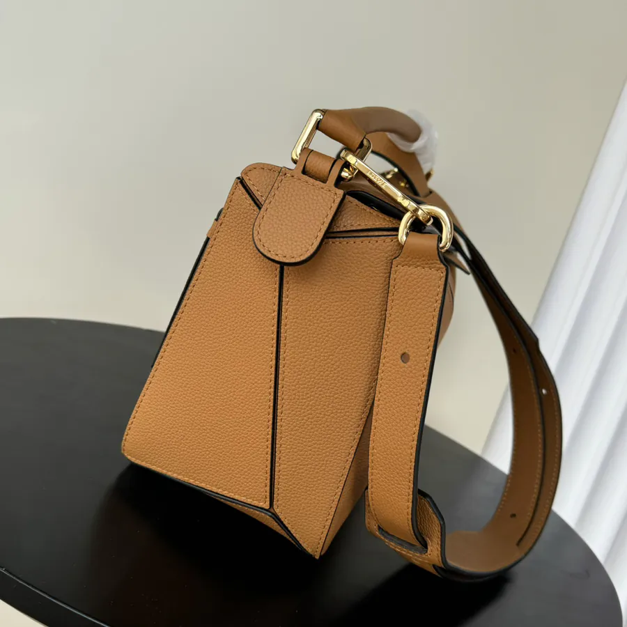 LOEWE Puzzle Bucket Bag in Grained Calfskin