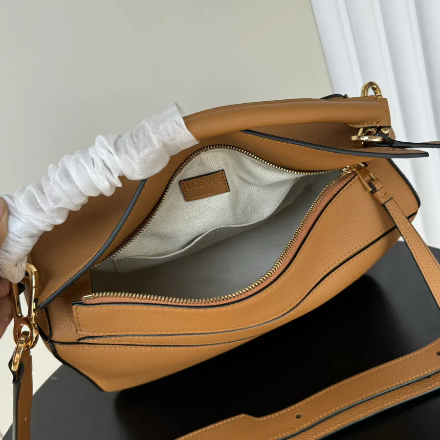 LOEWE Puzzle Bucket Bag in Grained Calfskin