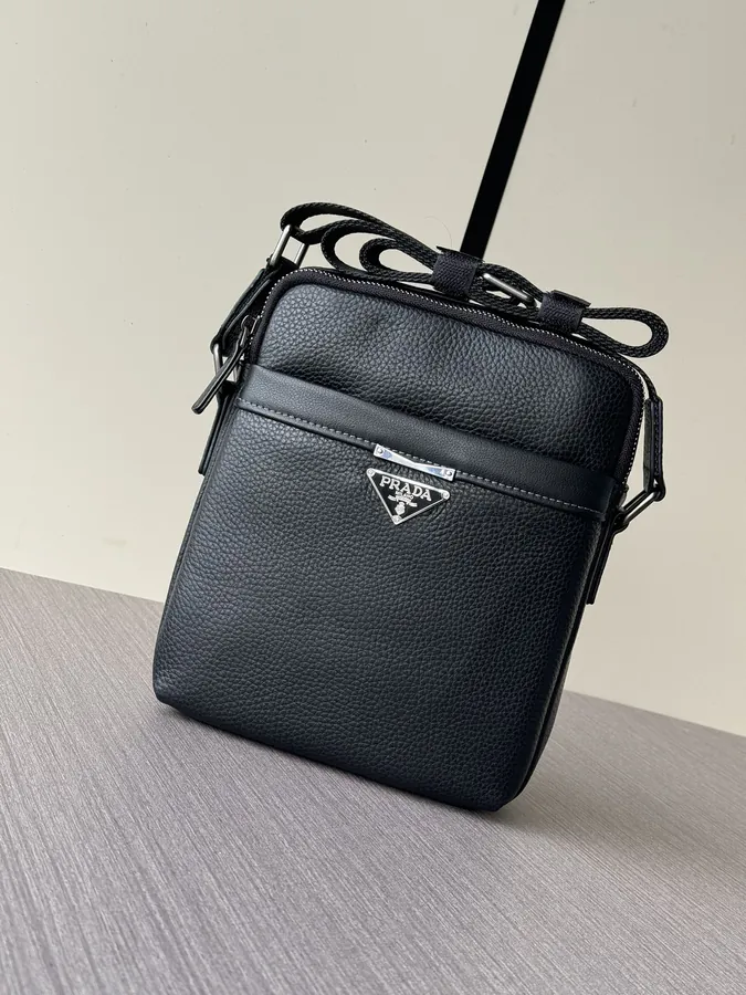 Prada Premium Bucket Bag 2024 Latest Trendy Design