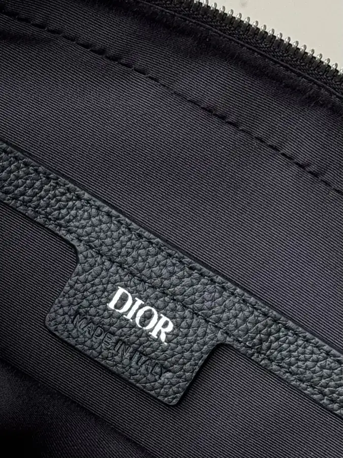 Gravity Print Leather Rider 2.0 Zip Messenger Bag 2024 Autumn Men's Collection