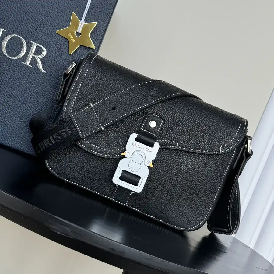 Cistian Star Signature Satchel