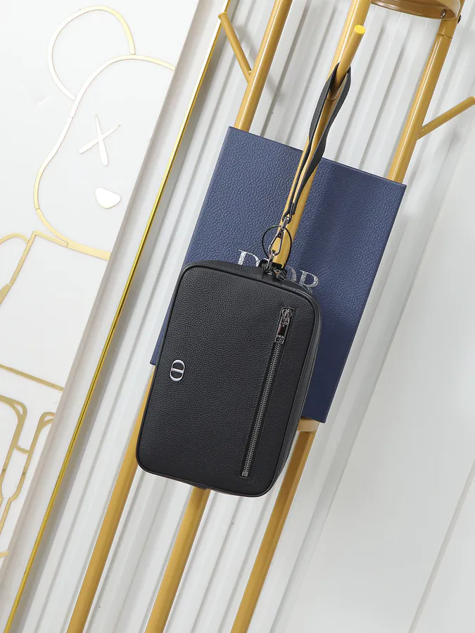 Dior CD Icon Washbag in Grained Calfskin