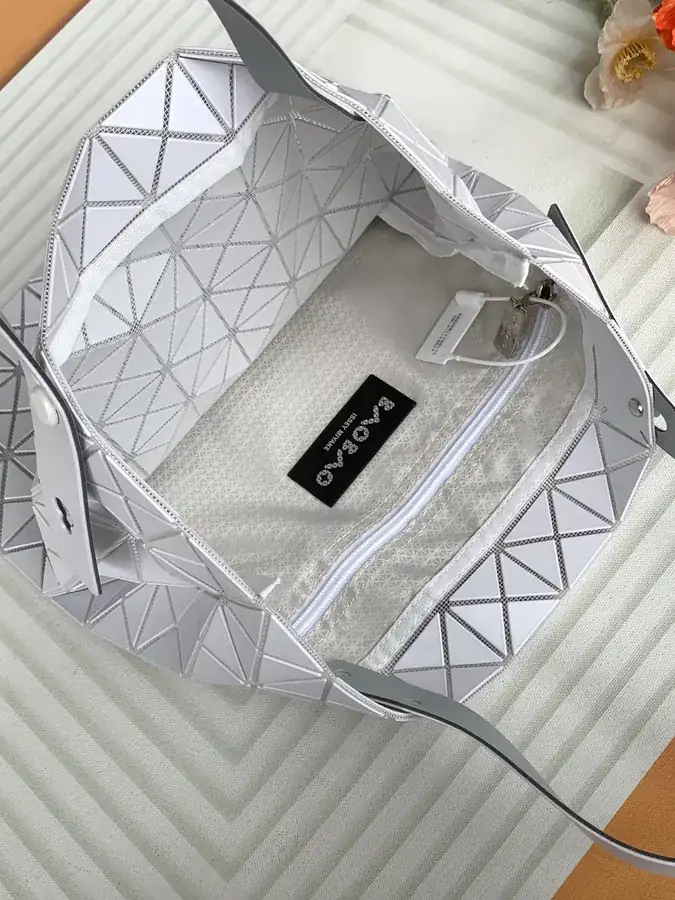 ISSEY MIYAKE BAO BAO Large