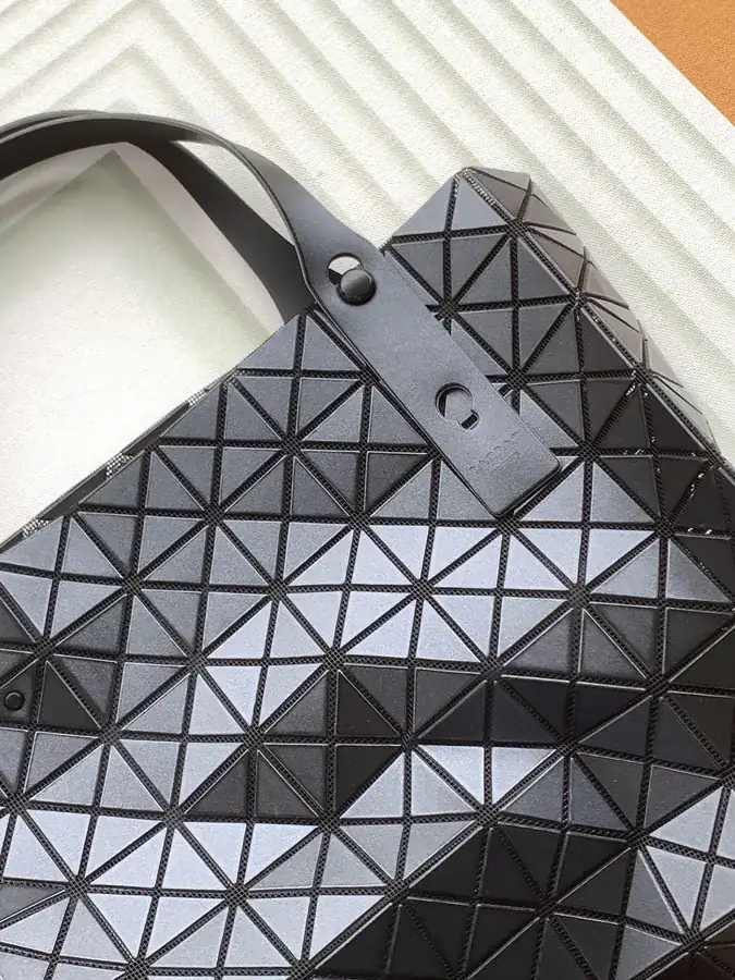 ISSEY MIYAKE BAO BAO Large