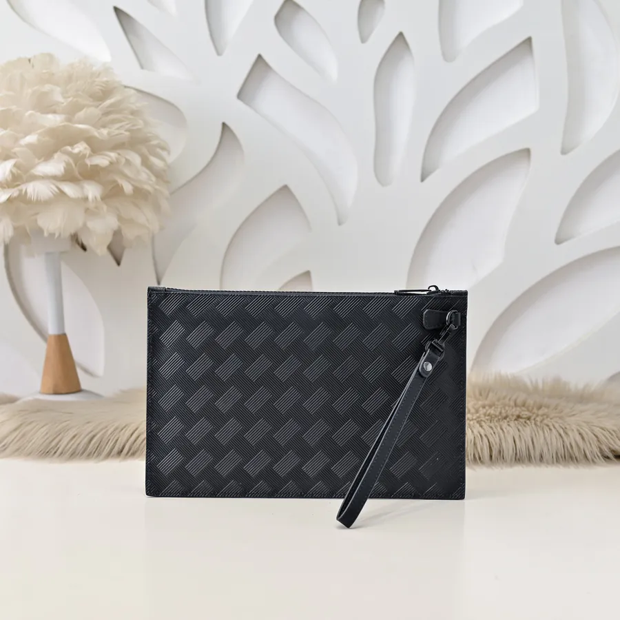 MONT BLANC Men's Wallet Premium Leather, Elegant Design