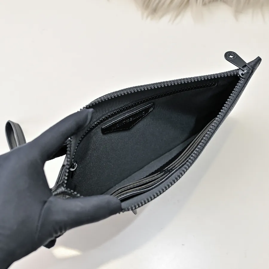 MONT BLANC Men's Wallet Premium Leather, Elegant Design