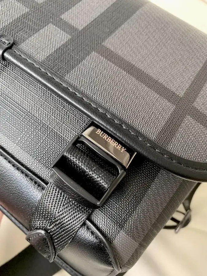Burberry Men's Luxury Bag with Premium Leather and Hardware