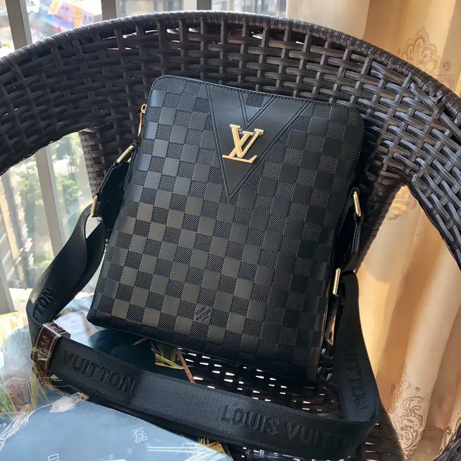 LV Louis Vuitton Classic Shoulder Bag