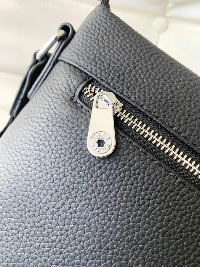 Montblanc Men's New Fashion Crossbody Bag with Classic Logo and Waterproof Fabric