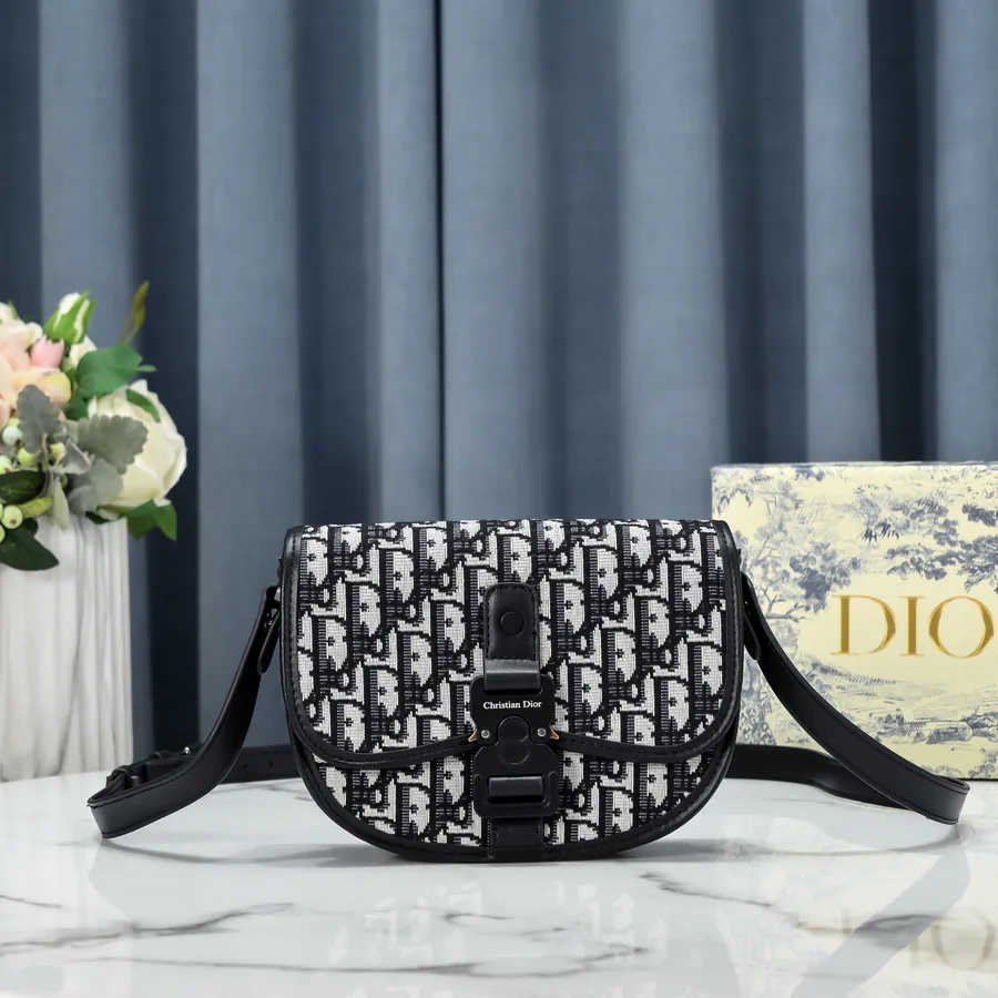 Dior Crossbody Bag Premium Quality, Original Material