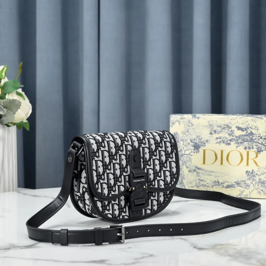 Dior Crossbody Bag Premium Quality, Original Material