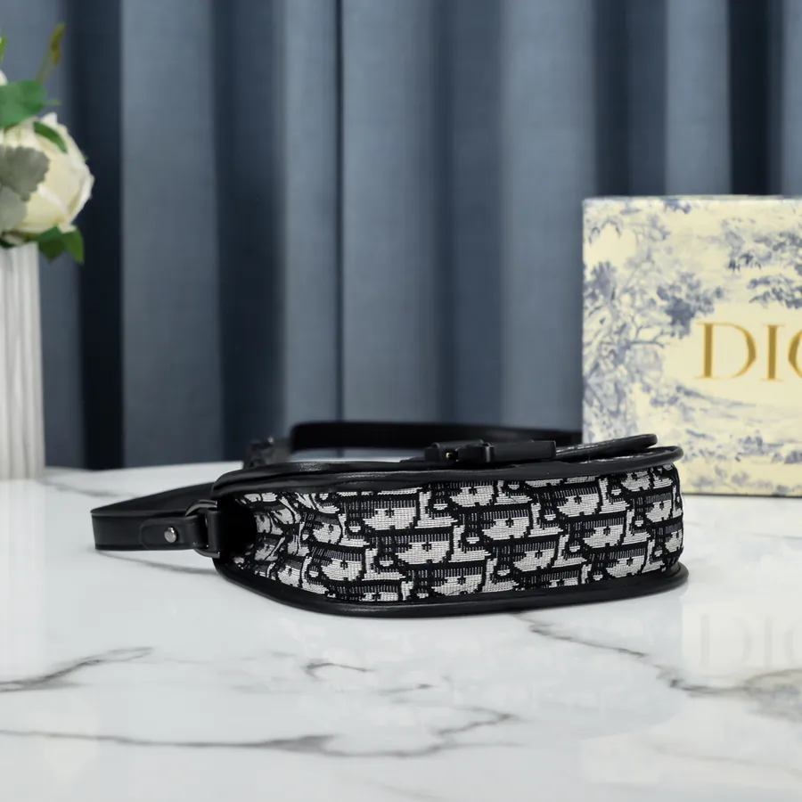 Dior Crossbody Bag Premium Quality, Original Material