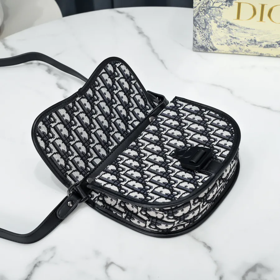 Dior Crossbody Bag Premium Quality, Original Material
