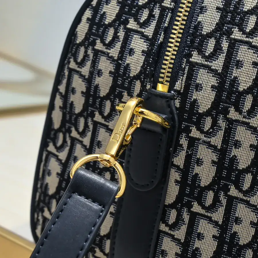 Groove.25 Handbag Winter Collection, Elegant and Stylish