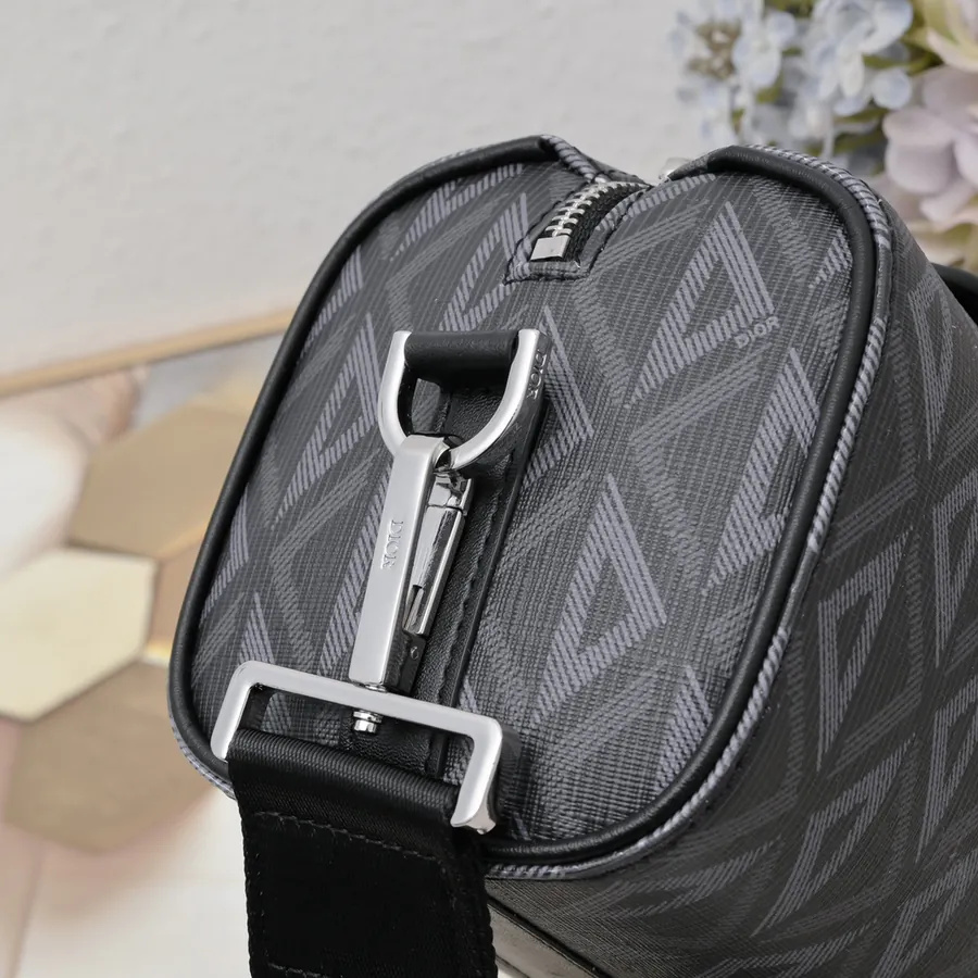 Lingot Messenger Bag Season New, Practical and Elegant