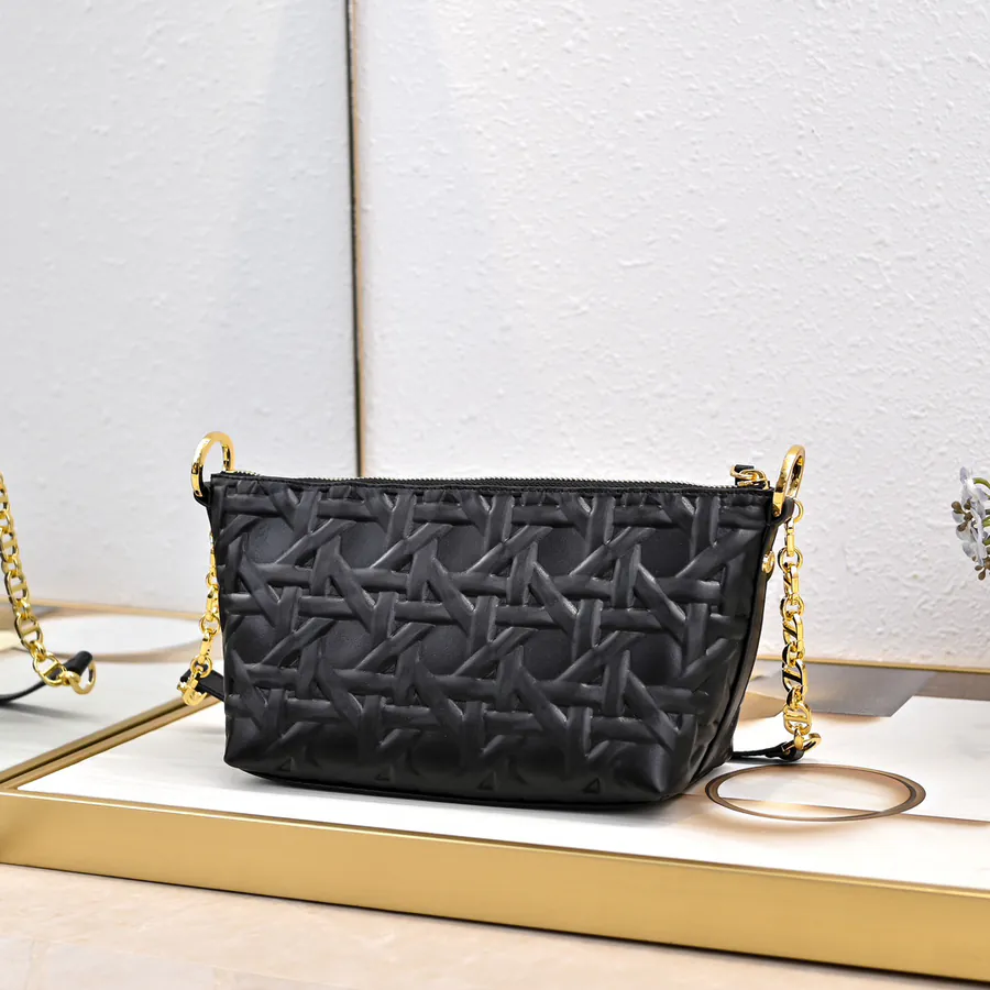 Star Hobo Chain Bag with Grained Calfskin