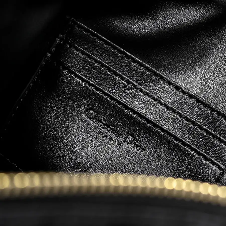 Star Hobo Chain Bag with Grained Calfskin