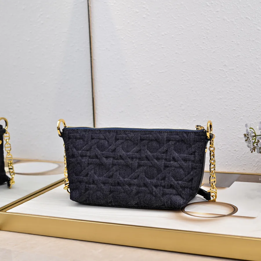 Star Hobo Chain Bag with Grained Calfskin