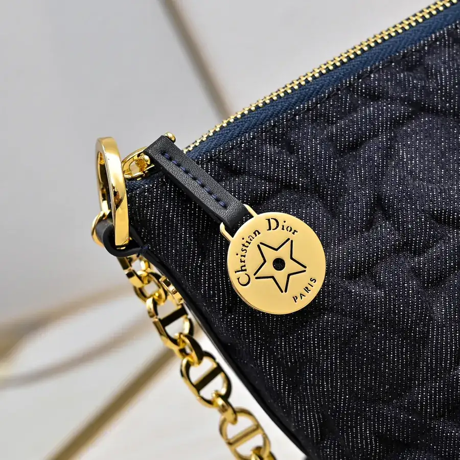 Star Hobo Chain Bag with Grained Calfskin