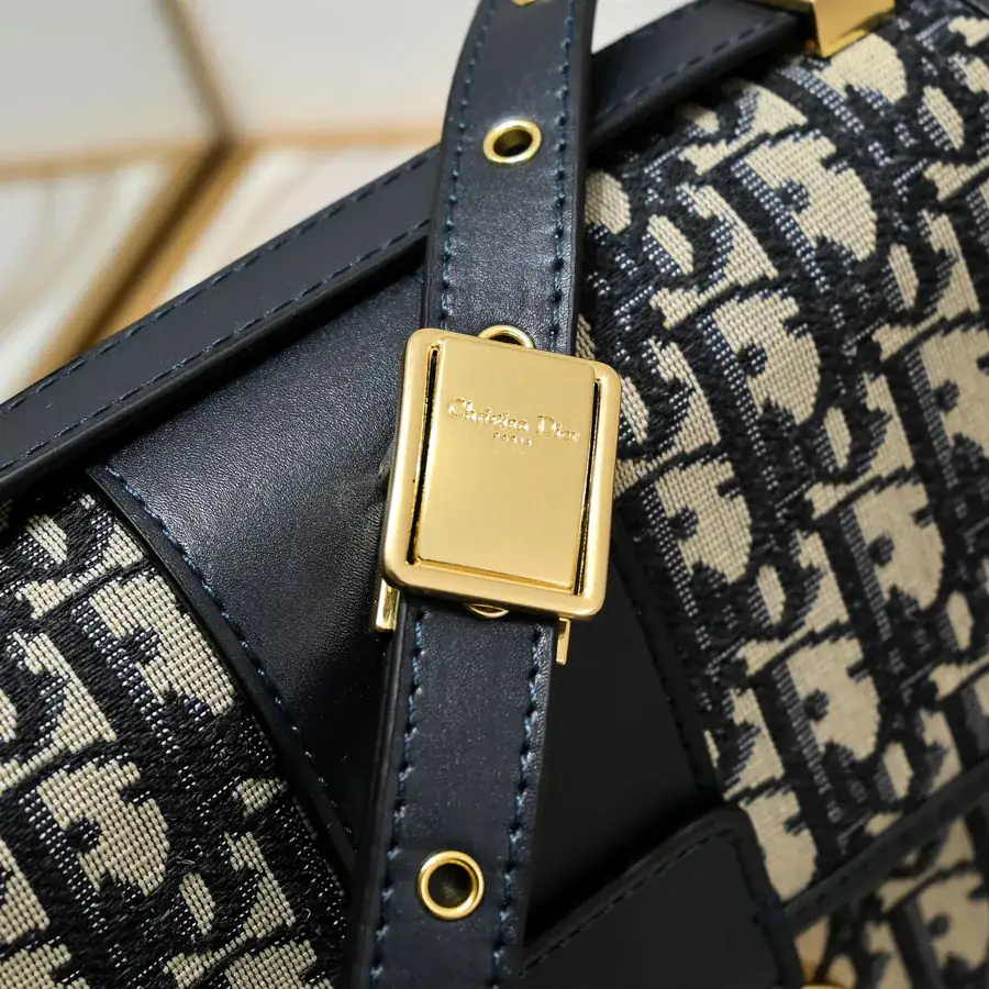 Dior 30 Montaigne Heart Shape Bag with Box