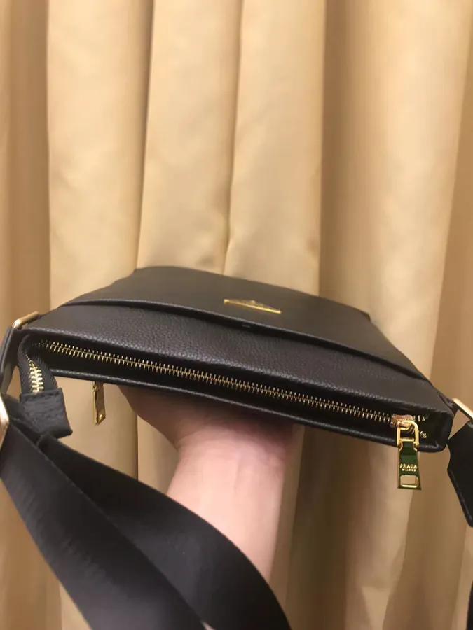 2023 V Collection New Crossbody Bag Black