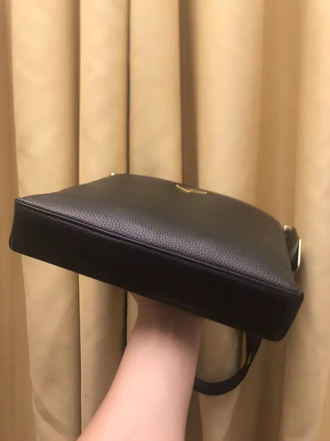 2023 V Collection New Crossbody Bag Black