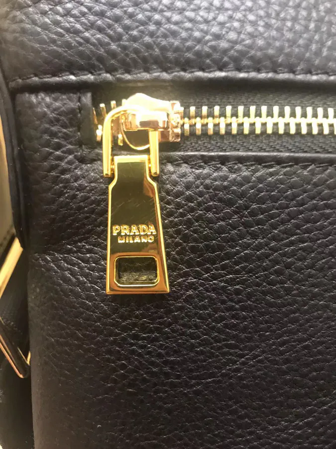 2023 V Collection New Crossbody Bag Black