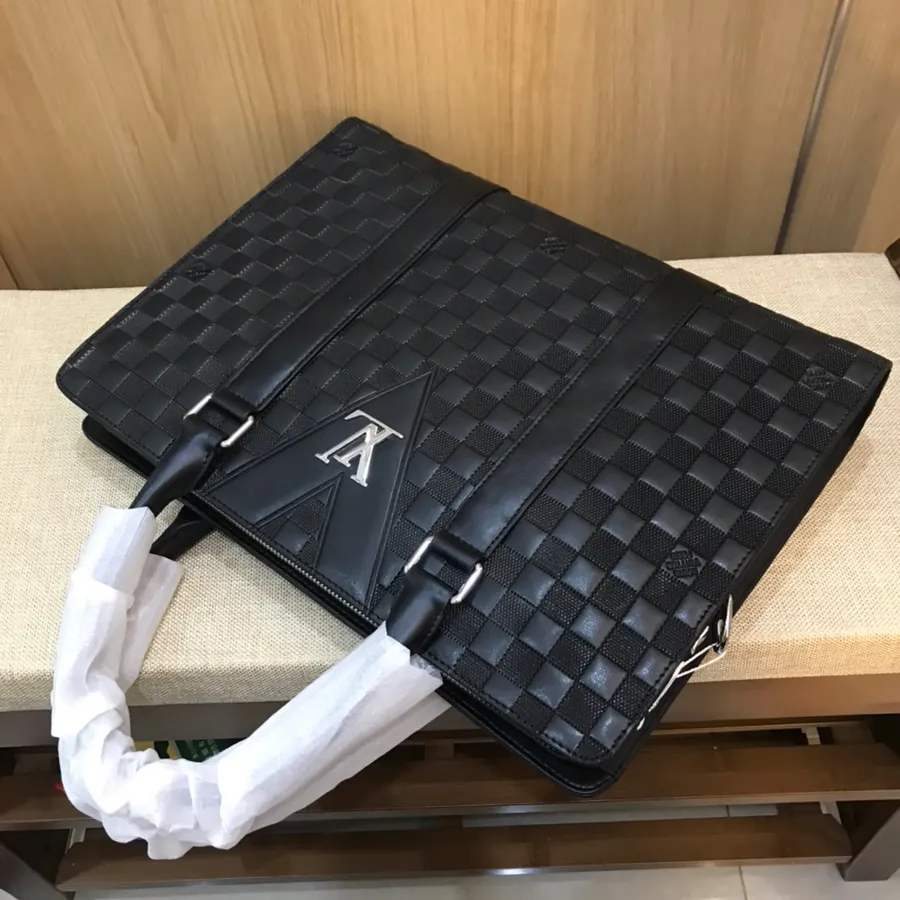 V Family Men's Briefcase Black Leather