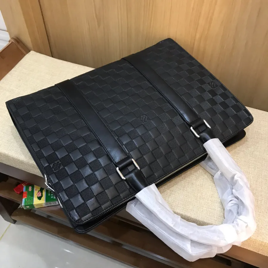 V Family Men's Briefcase Black Leather