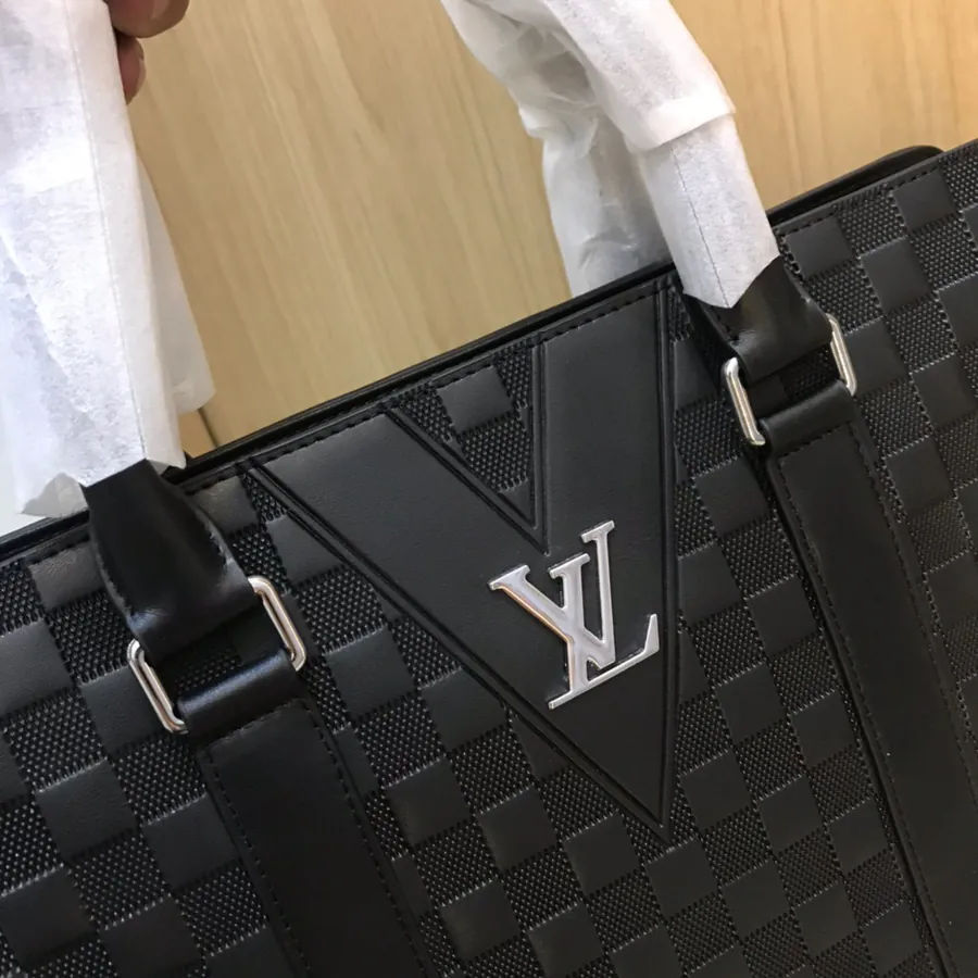 V Family Men's Briefcase Black Leather
