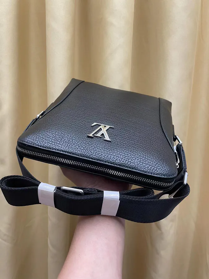 P260 Luxury Crossbody Bag in Grained Calfskin