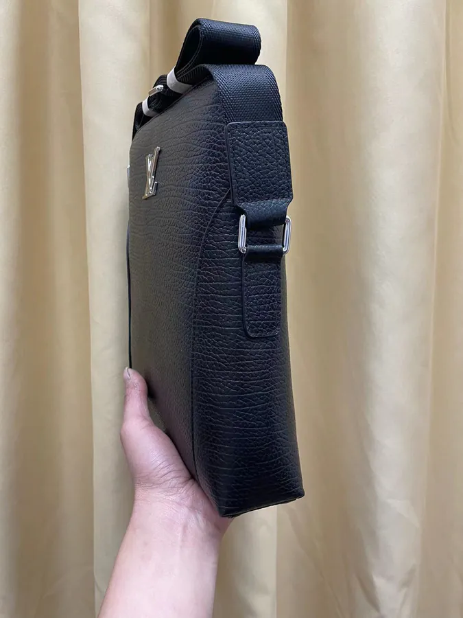 P260 Luxury Crossbody Bag in Grained Calfskin