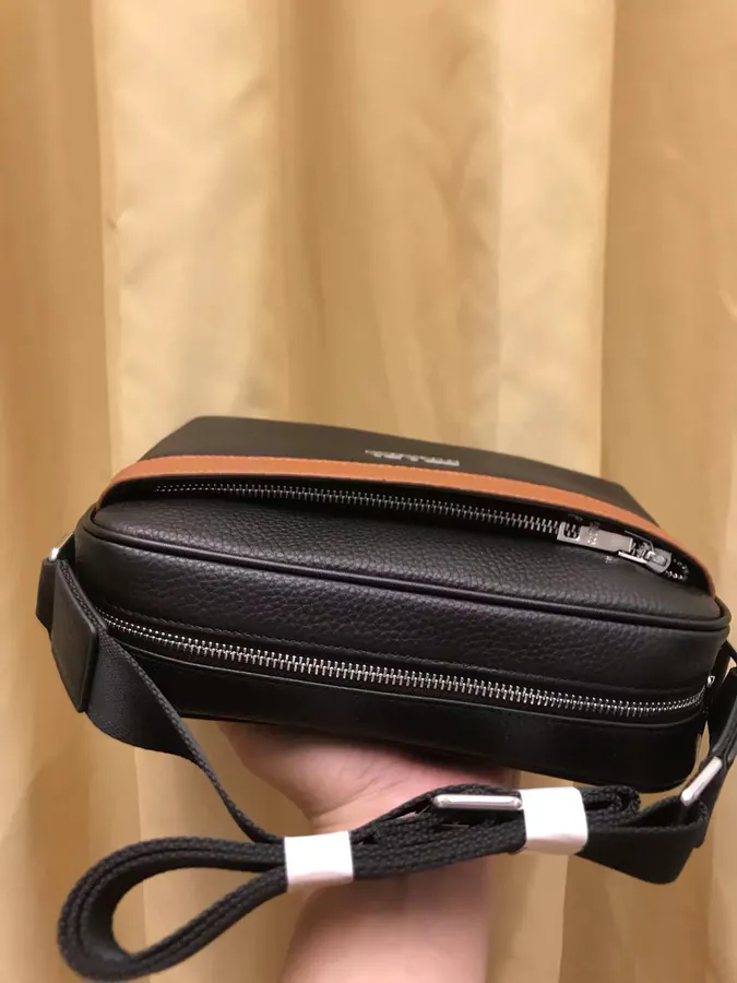 V 240 2023 New Crossbody Bag with Classic Design