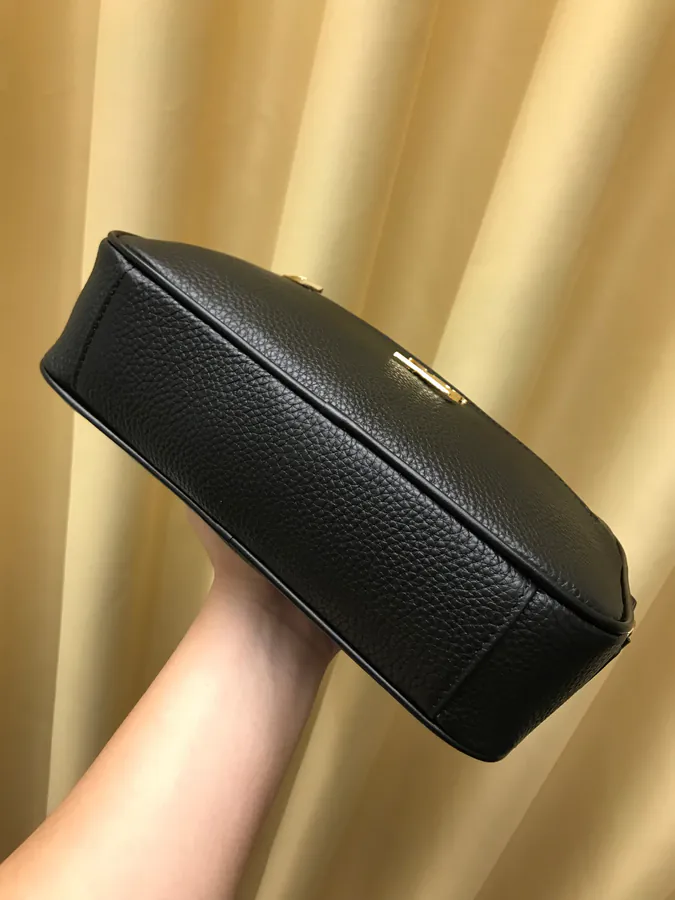 2021 V Brand New Crossbody Bag Classic Design with Zipper Detail