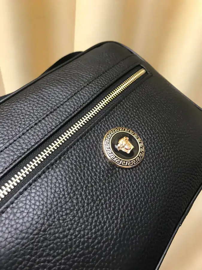 2021 New Fanja Crossbody Bag Classic Design with Zipper Detail