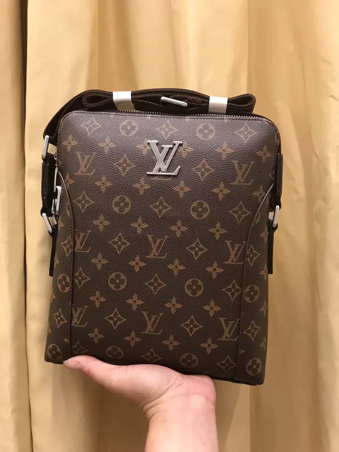 P240 V Brand New Arrival, Classic Material, Timeless Design