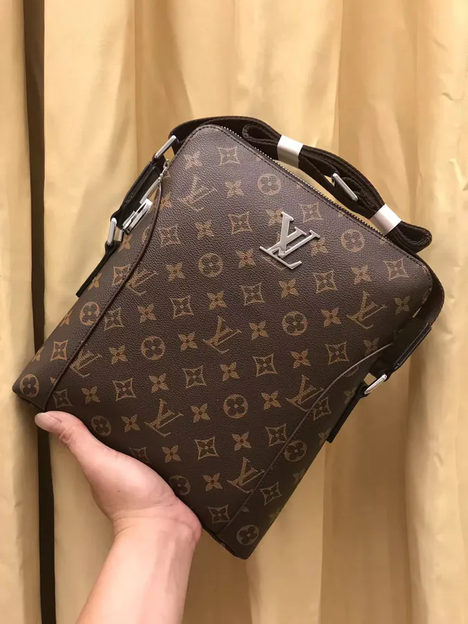P240 V Brand New Arrival, Classic Material, Timeless Design