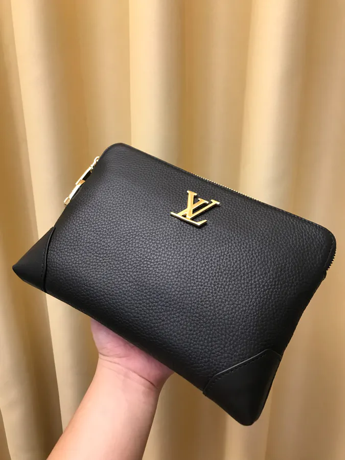 2021 V Brand New Handbag, Italian Full Grain Calfskin, 27.19.5 Size, Black