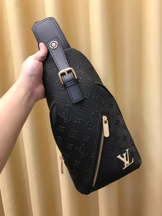 V Style Chest Bag in Black