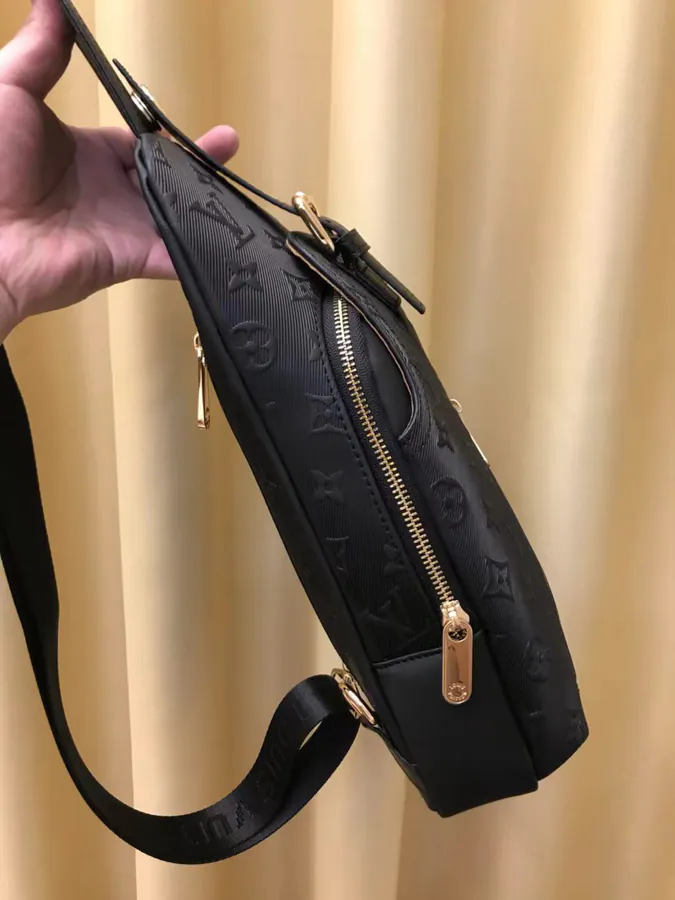 V Style Chest Bag in Black
