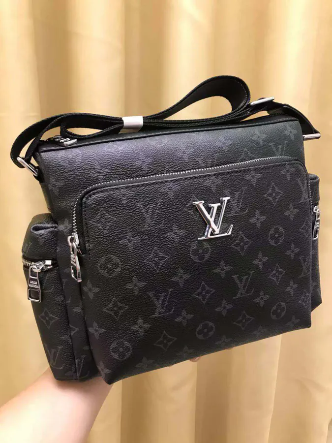 V Collection New Arrival Bucket Bag with Zipper Detail