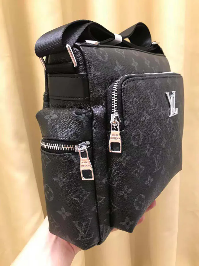 V Collection New Arrival Bucket Bag with Zipper Detail