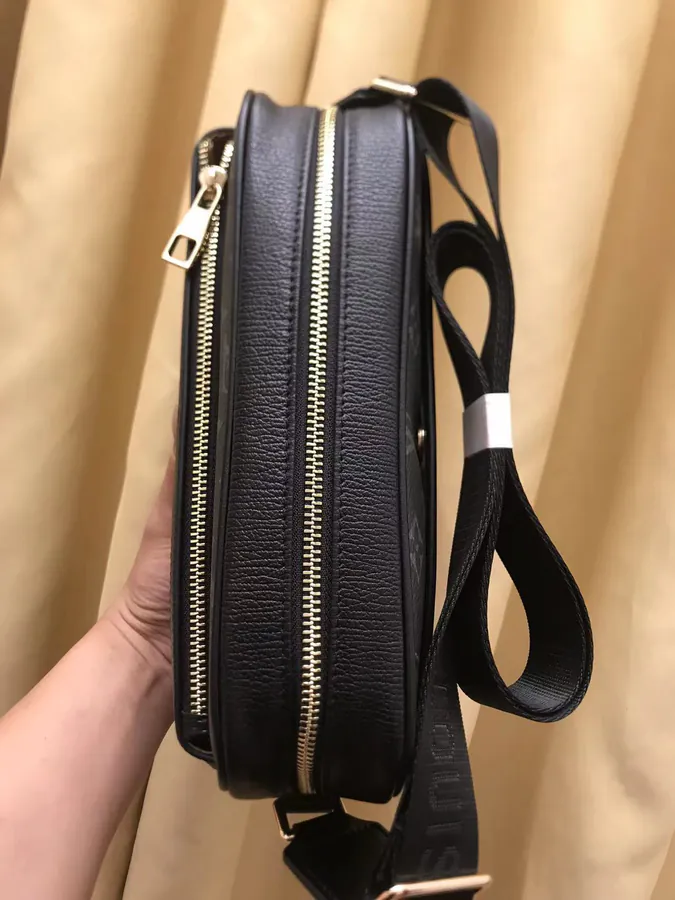 V Brand New Arrival Bucket Bag Classic Material, Logo Embossed Design