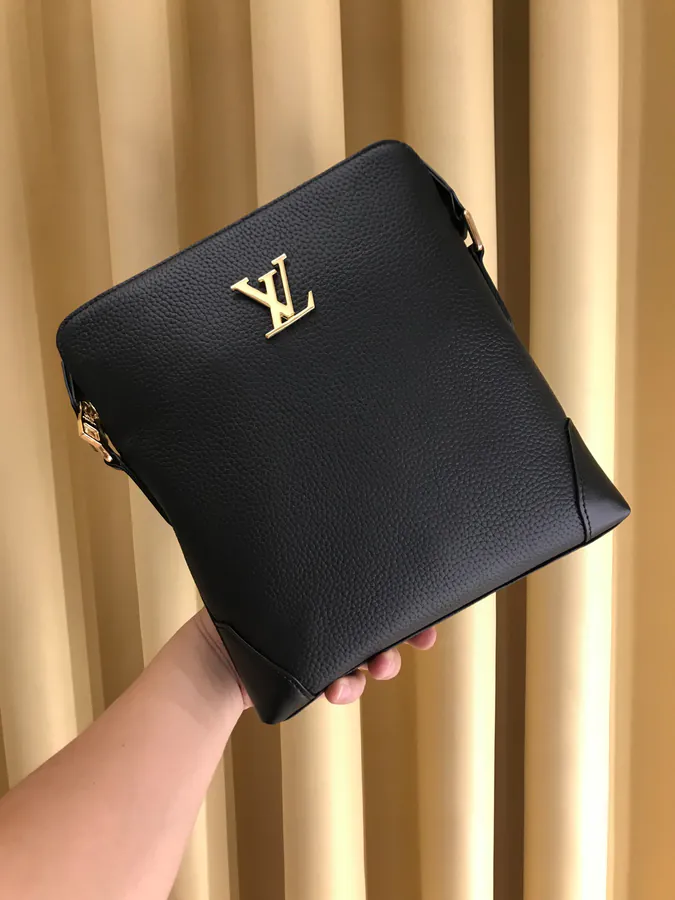 2021 V Brand New Crossbody Bag