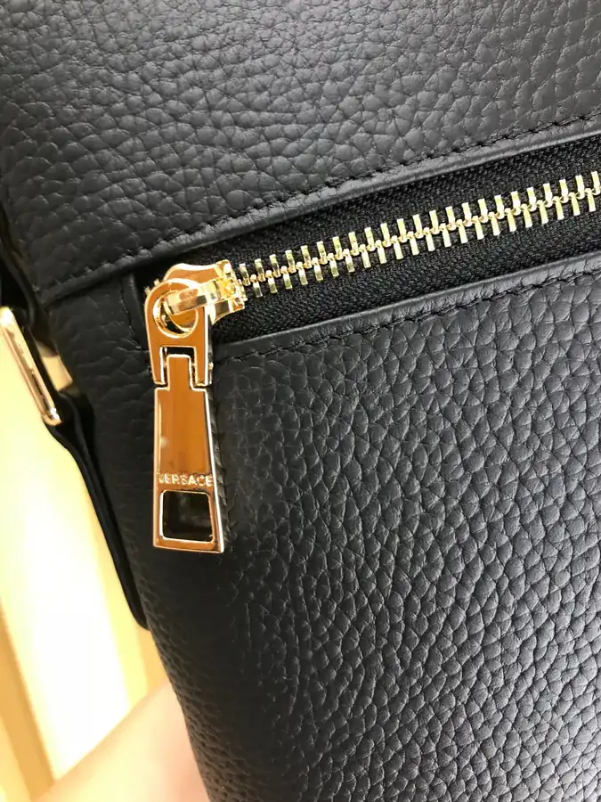 2021 New Fanja Crossbody Bag Italian Calfskin, Rounded Hardware, Classic Style