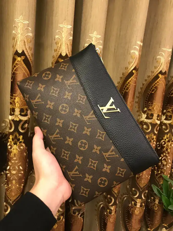 V Home Men's Wallet in Italian Premium Calfskin